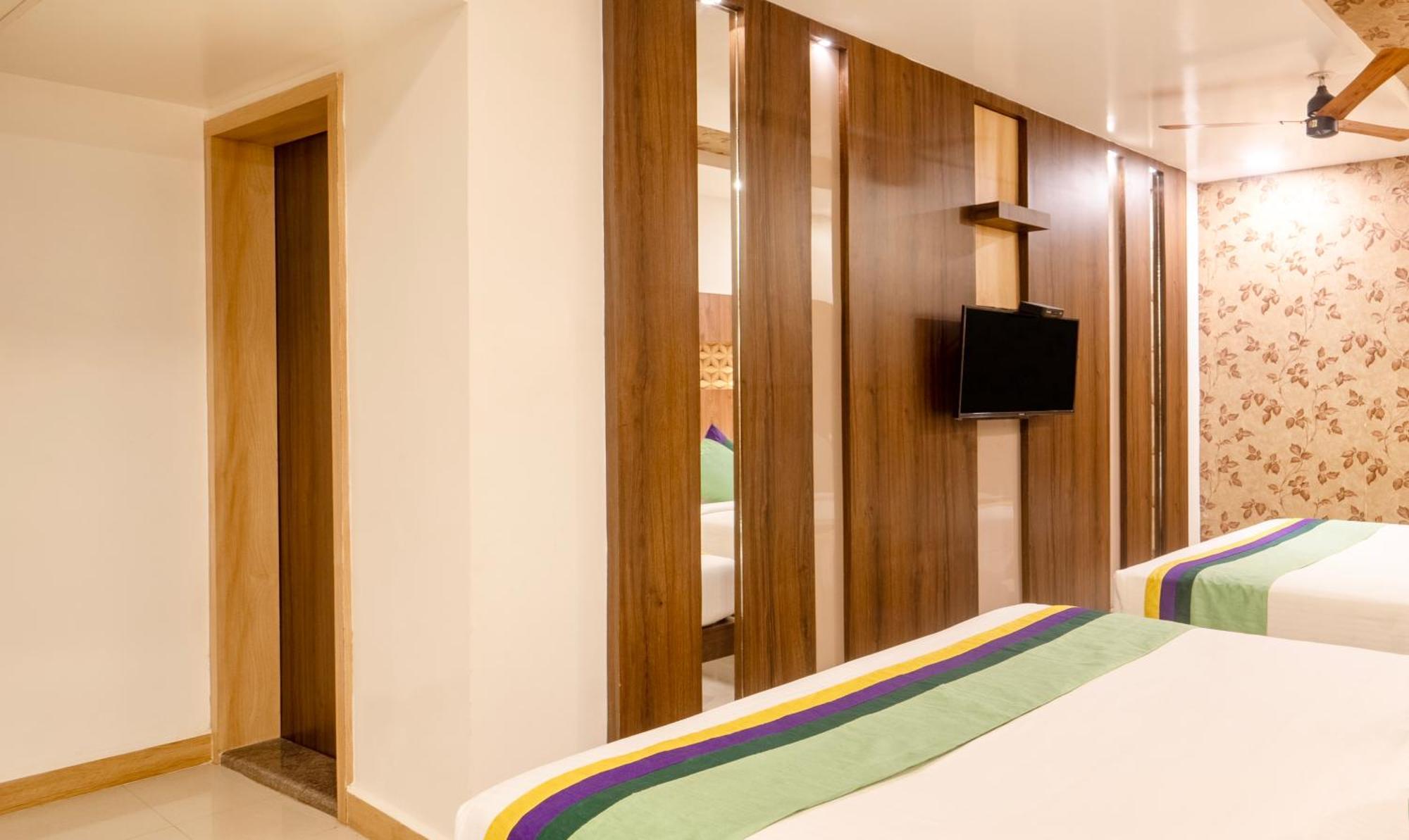 Hotel Treebo Golden Swan Pammal Madrás Exterior foto